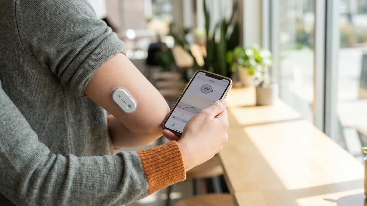 Dexcom Stelo device in use